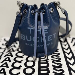 NWT Marc Jacobs medium leather the bucket bag